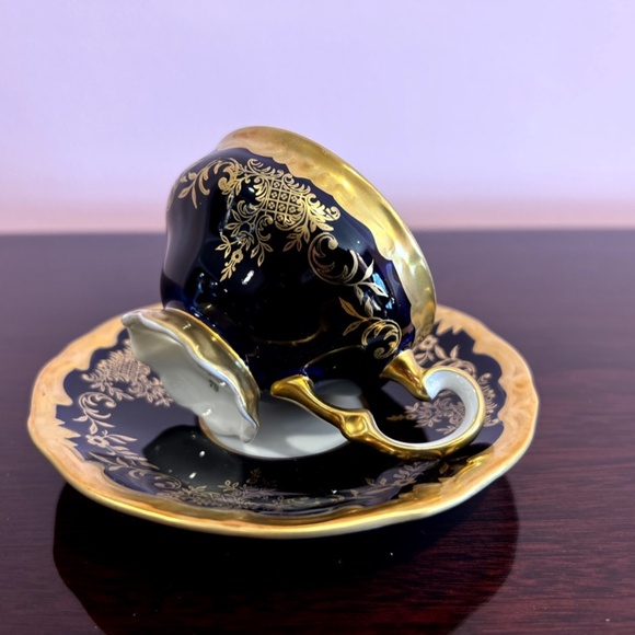 Weimar Katharina Miniature Porcelain Echt Kobalt and Gold Coffee Cup and Saucer - Picture 13 of 13